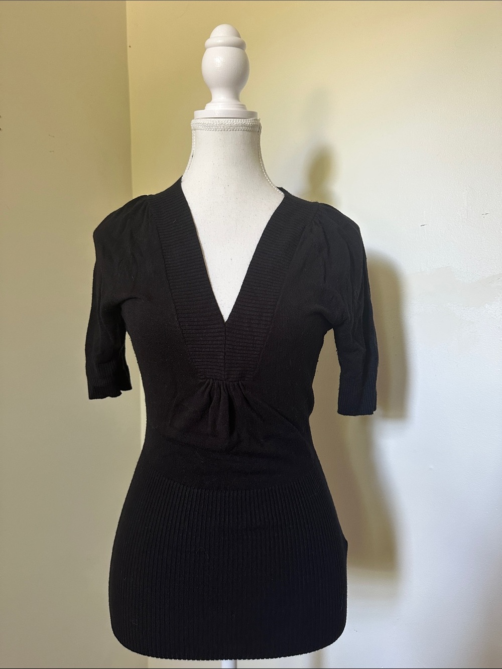 RICKI'S Black Y2K Whimsigoth Minimalist Stretch Vneck Half Sleeve Ribbed Top XS
